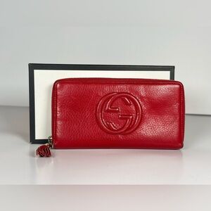 Authentic Gucci Red SoHo Leather Zip Wallet with Embossed Logo